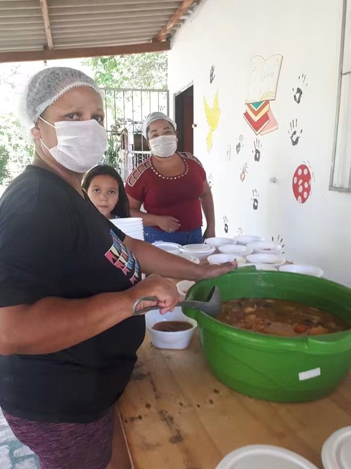 Preparação de refeições da Alimentação Solidária
